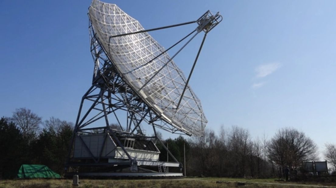 De radiotelescoop is tien jaar in handen van vrijwilligers (Rechten: RTV Drenthe)