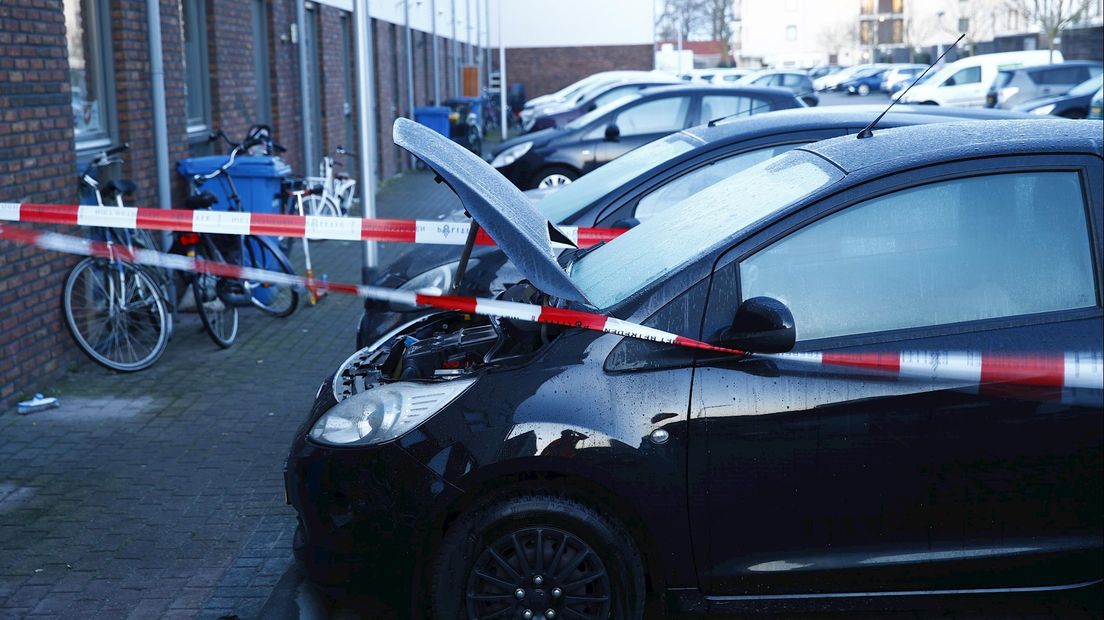 Weer autobrand in Zwolle: politie denkt aan brandstichting