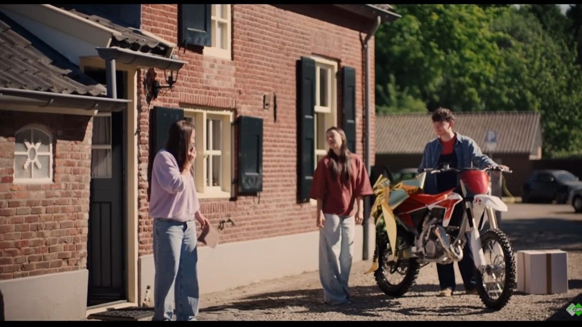 Brullende motoren en naoberschap: gloednieuwe jeugdserie over de Achterhoek