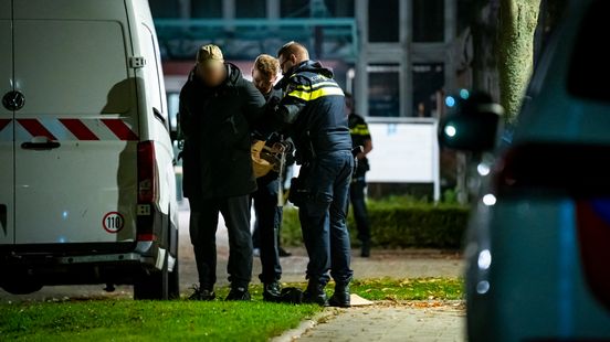 Schietpartij op parkeerplaats | Opnieuw auto zwaar beschadigd na ongeluk op dezelfde weg. Schietpartij op parkeerplaats | Opnieuw auto zwaar beschadigd na ongeluk op dezelfde weg.