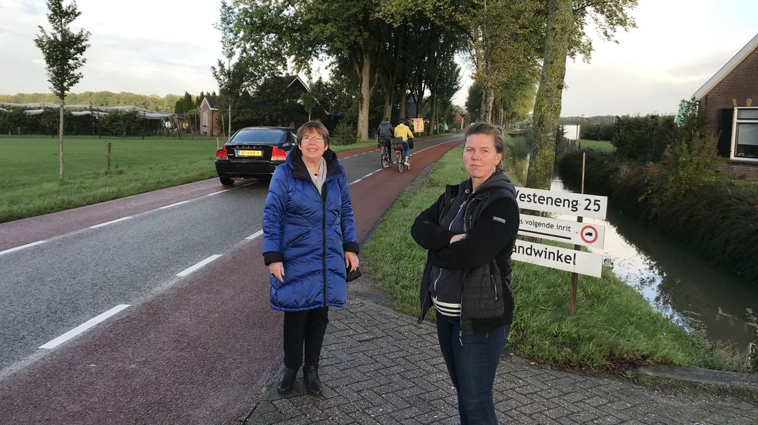 Wethouder Ali Dekker en ondernemer Eveline Westeneng.