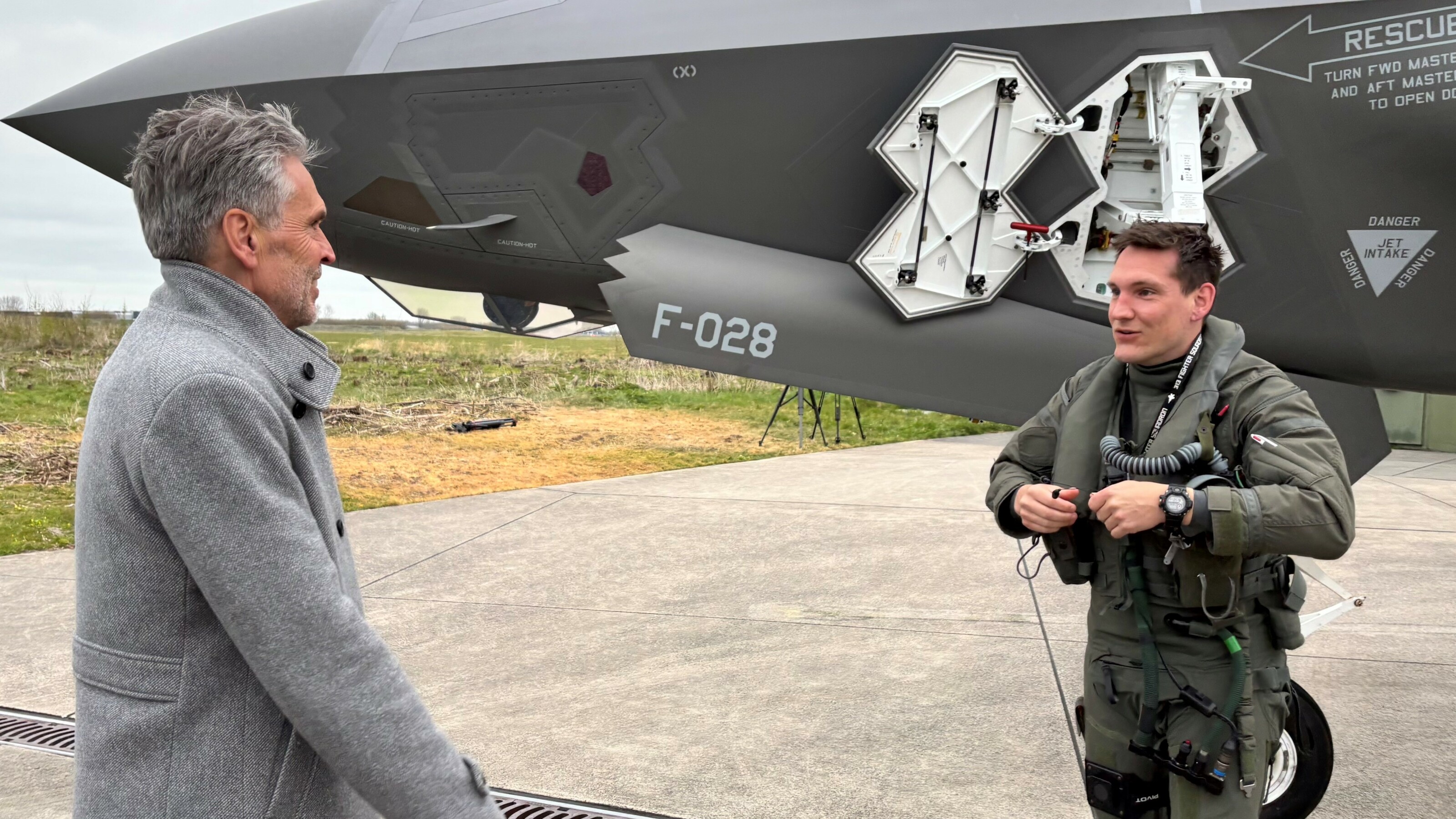 Ramstein Flag is "snoeihard nodig", seit premier Schoof by besite oan Ljouwert