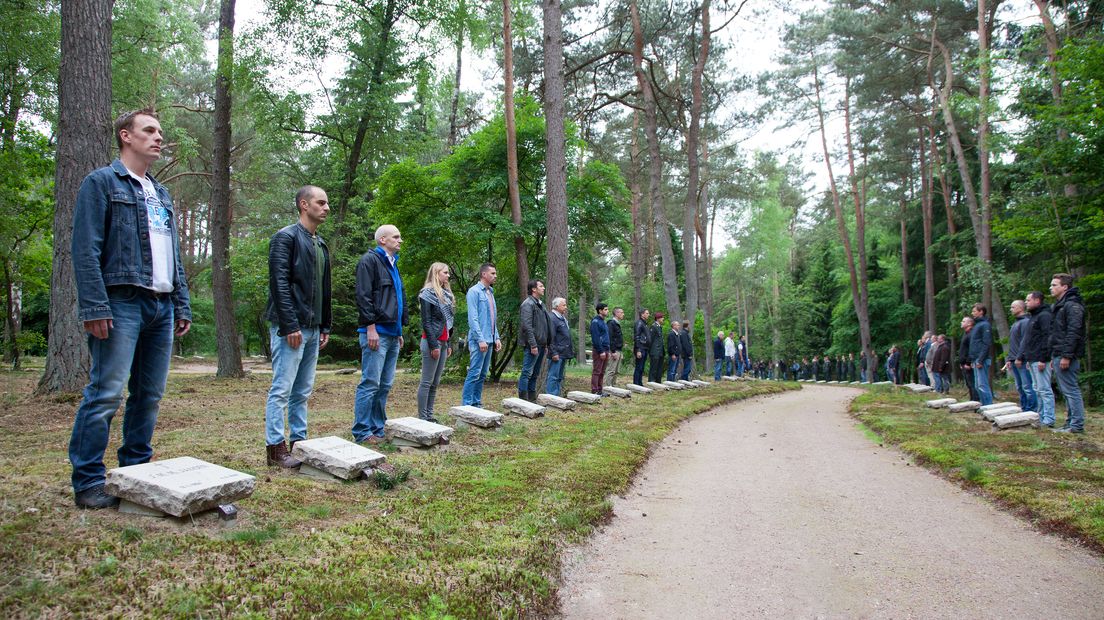 Oorlogsslachtoffers komen symbolisch tot leven op Ereveld Loenen