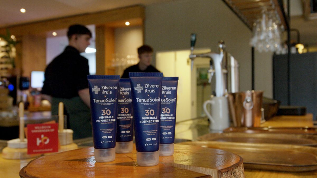 Een kwak zonnebrandcrème bij de koffie: 'Het werd ons aangeboden'