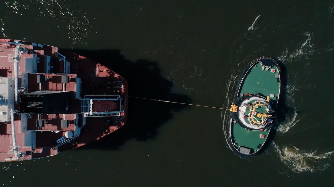 De boot kan als een soort anker worden ingezet zodat het zonder motorvermogen een schip kan afremmen.