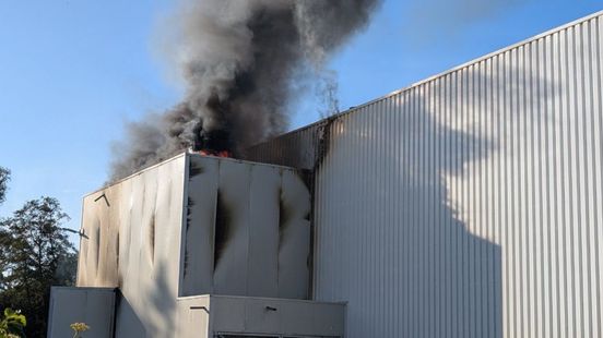 Grote brand bij industriepand in Doetinchem: pand ontruimd
