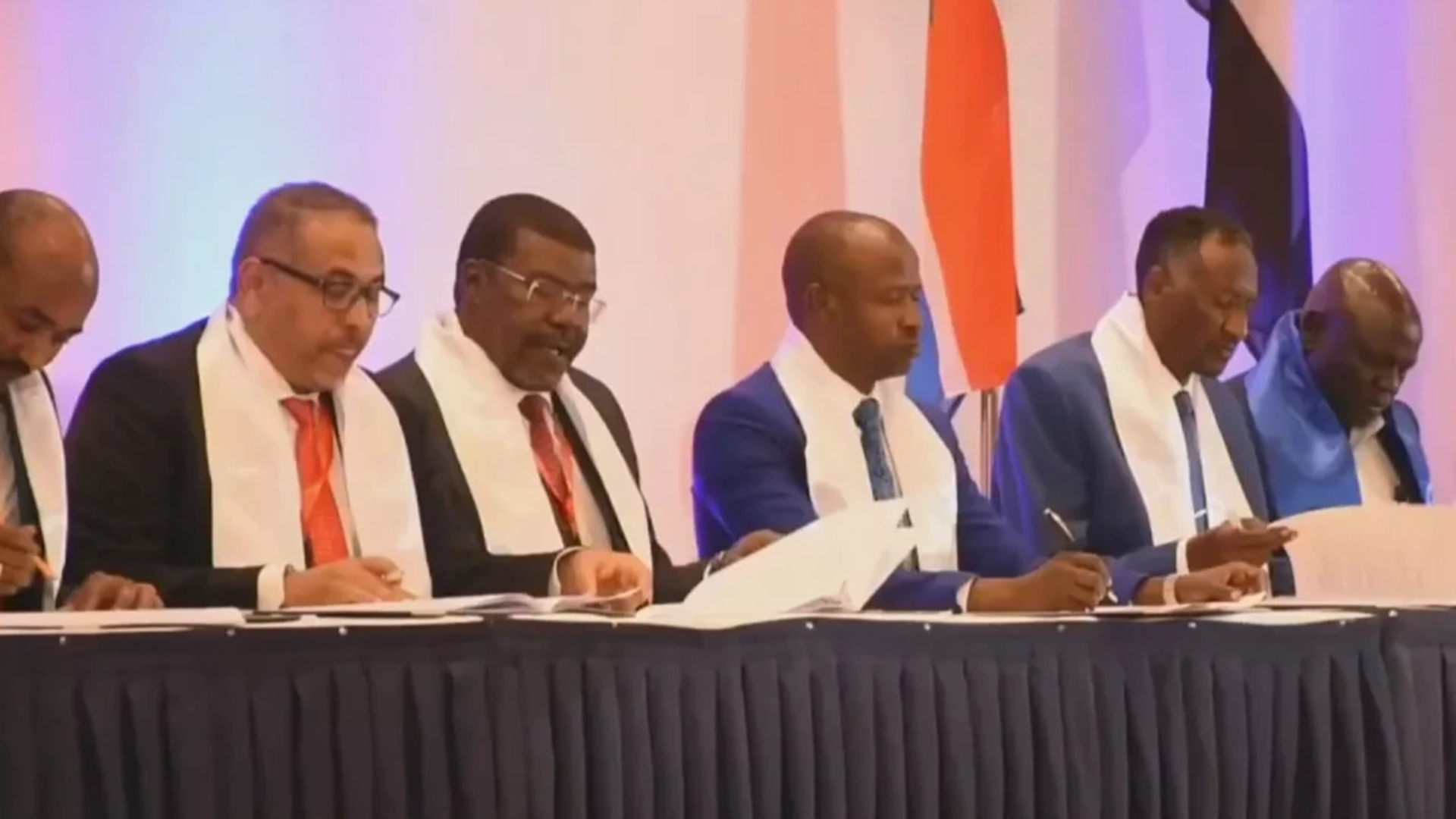 SluitenOprichting van de Tasis-coalitie in Nairobi in 2025, met Said tweede van links