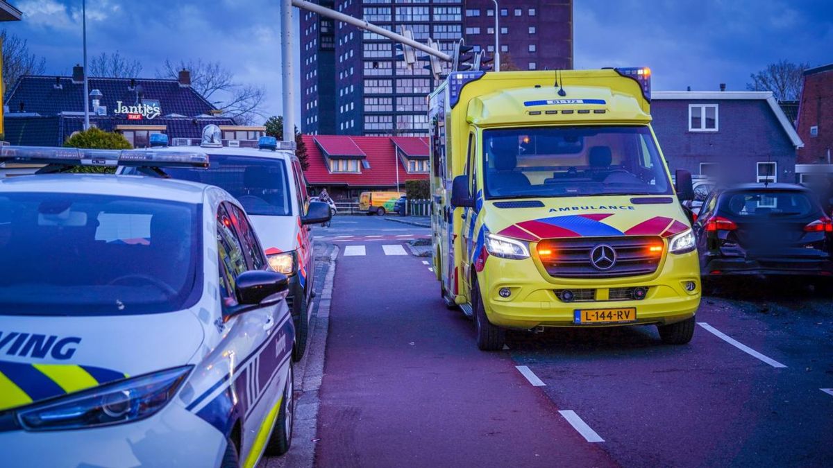112-nieuws: Botsing op Pop Dijkemaweg in Stad • 'Man valt zes meter van schip in Foxhol'