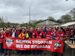 Demonstratie medewerkers bij GETEC industrieterrein in Emmen tegen bezuiniging sociale zekerheid