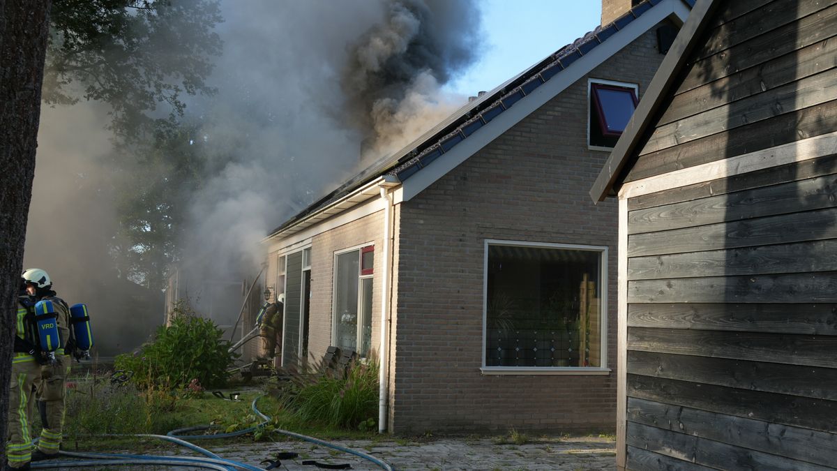 Twee gewonden bij forse woningbrand in Valthe