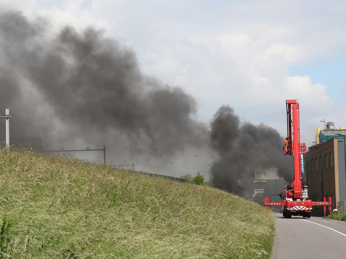Veel rookontwikkeling door brand in Vlaardingen  (MediaTV)