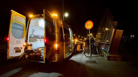 Meerdere gewonden bij ongeval op fietspad in Venlo. Meerdere gewonden bij ongeval op fietspad in Venlo.