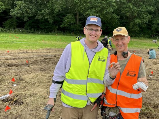 Speuren met metaaldetectors levert 1100 vondsten op, 12 stuks mogelijk van Drentse veldslag