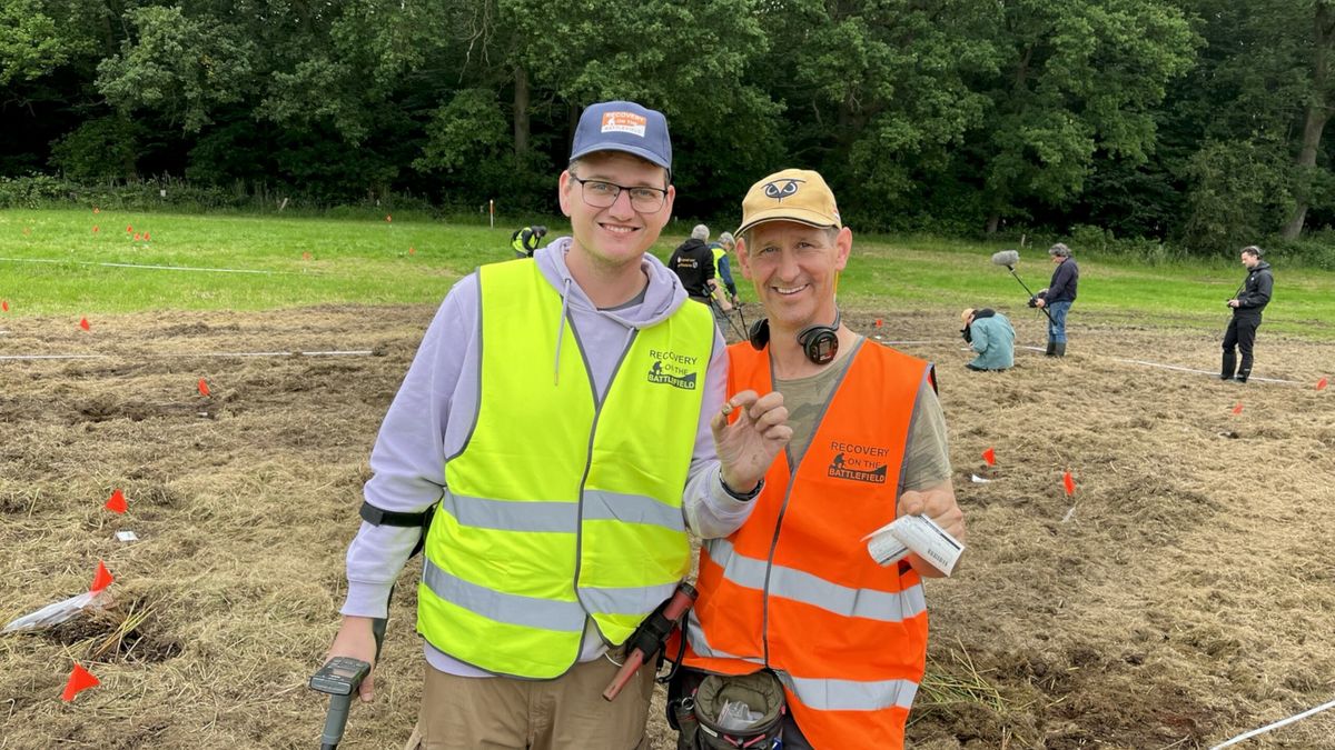 Speuren met metaaldetectors levert 1100 vondsten op, 12 stuks mogelijk van Drentse veldslag
