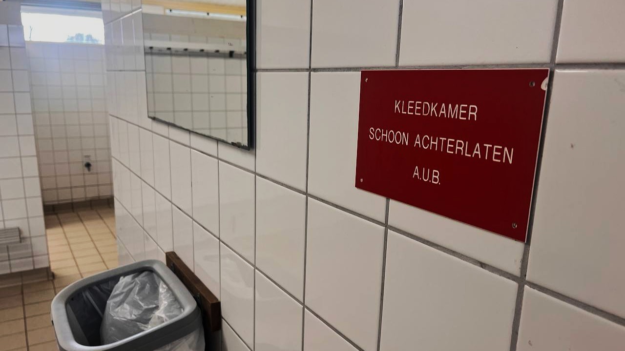 Verdachte filmende voetbaltrainer betuigt spijt in rechtbank: 'Hopelijk komt er snel duidelijkheid'