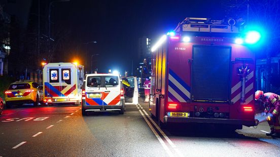 Assenaar raakt gewond bij aanrijding tegen wegafzetting. Assenaar raakt gewond bij aanrijding tegen wegafzetting.