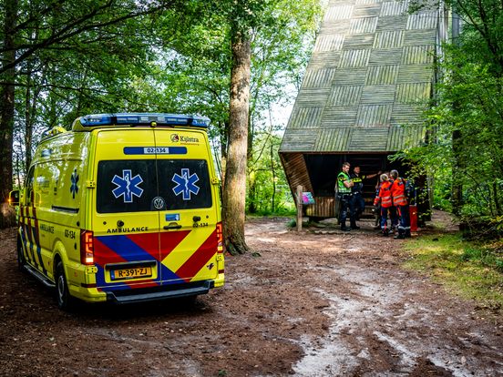 Meisje gewond bij val van trap in uitkijktoren Fochteloërveen