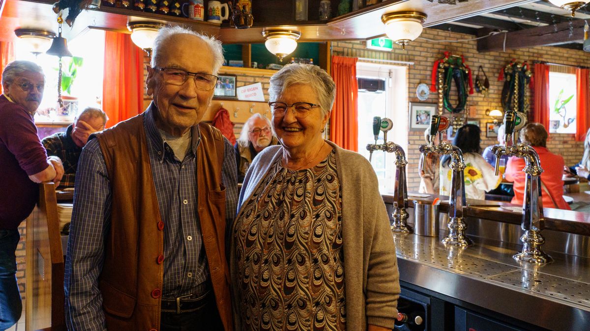 Stamgasten café Belfeld turven zelf consumpties: 'Geweldig'