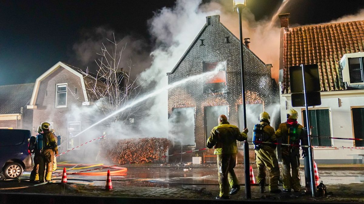 Huis in Kockengen in de as gelegd, veel rookoverlast in de buurt