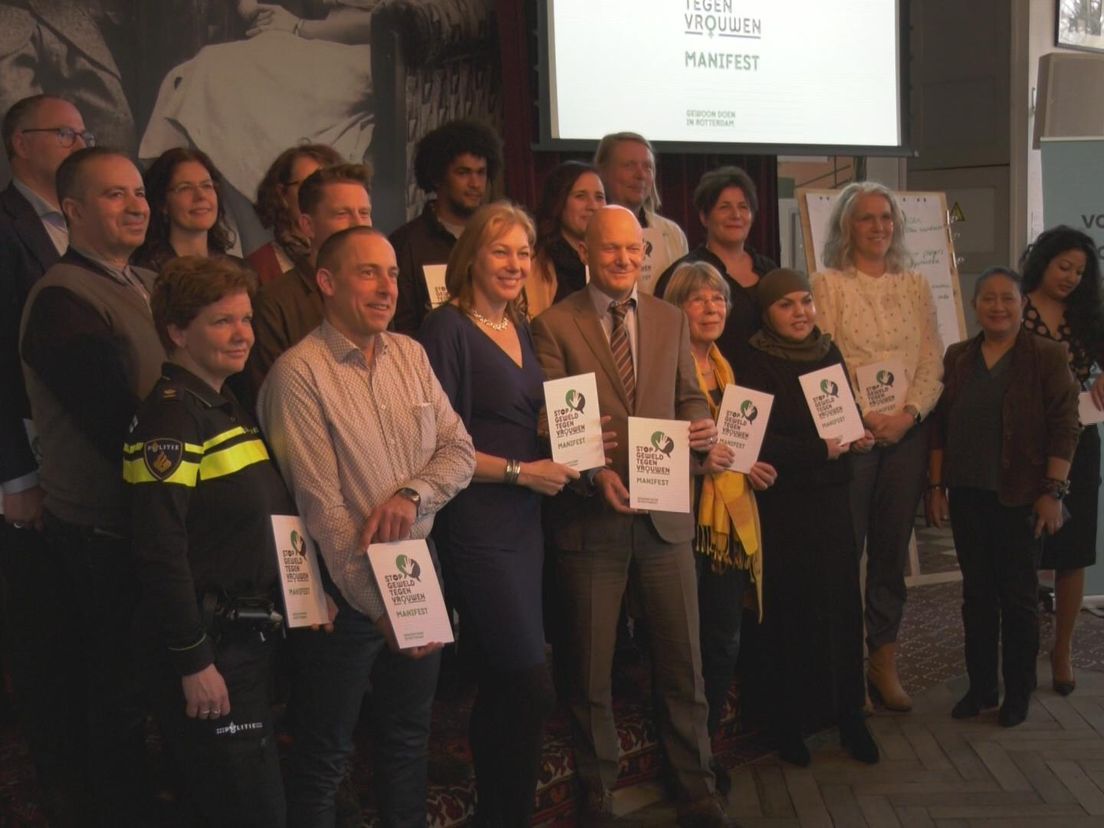 De presentatie van het manifest in Verhalenhuis Belvédère