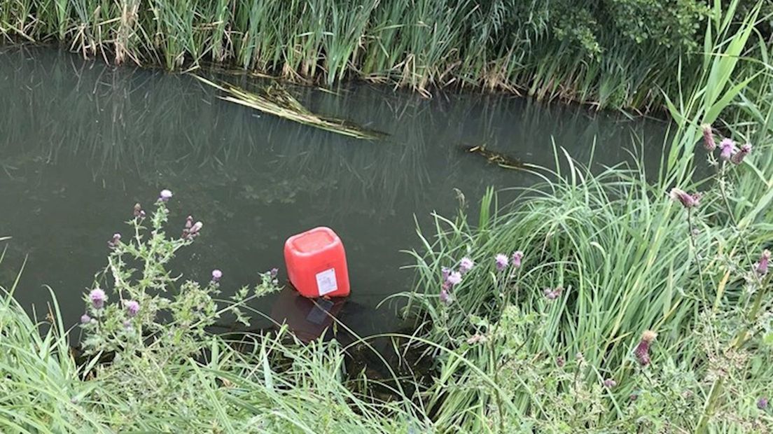 Foto van de jerrycan