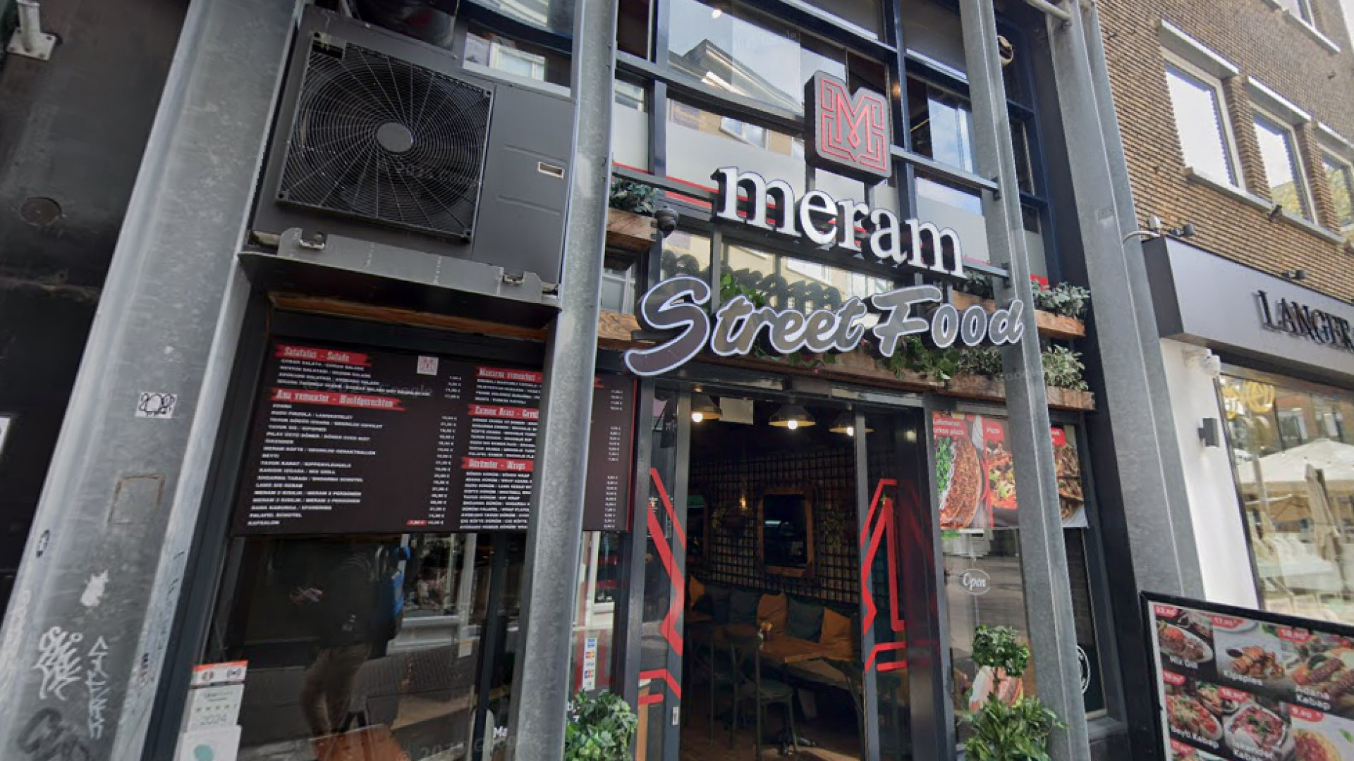 Meram Streetfood in de Vlamingstraat in Den Haag