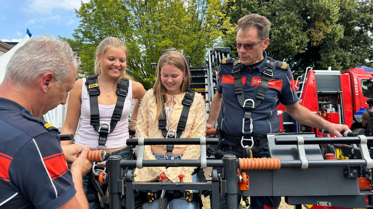 In een ladderwagen je nieuwe thuisstad bekijken: studenten verkennen Maastricht tijdens de INKOM