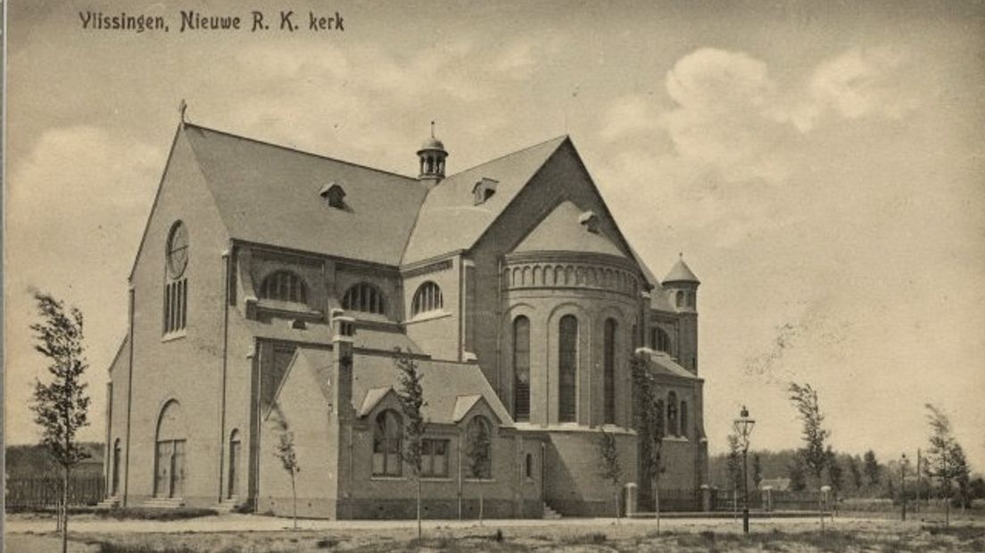 De Onze Lieve Vrouwekerk in 1918