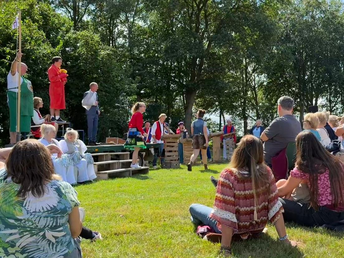 Wagenspel Knock Out: Feestje voor publiek, maar ook eerbetoon aan overleden cultuuricoon Jan Veenstra