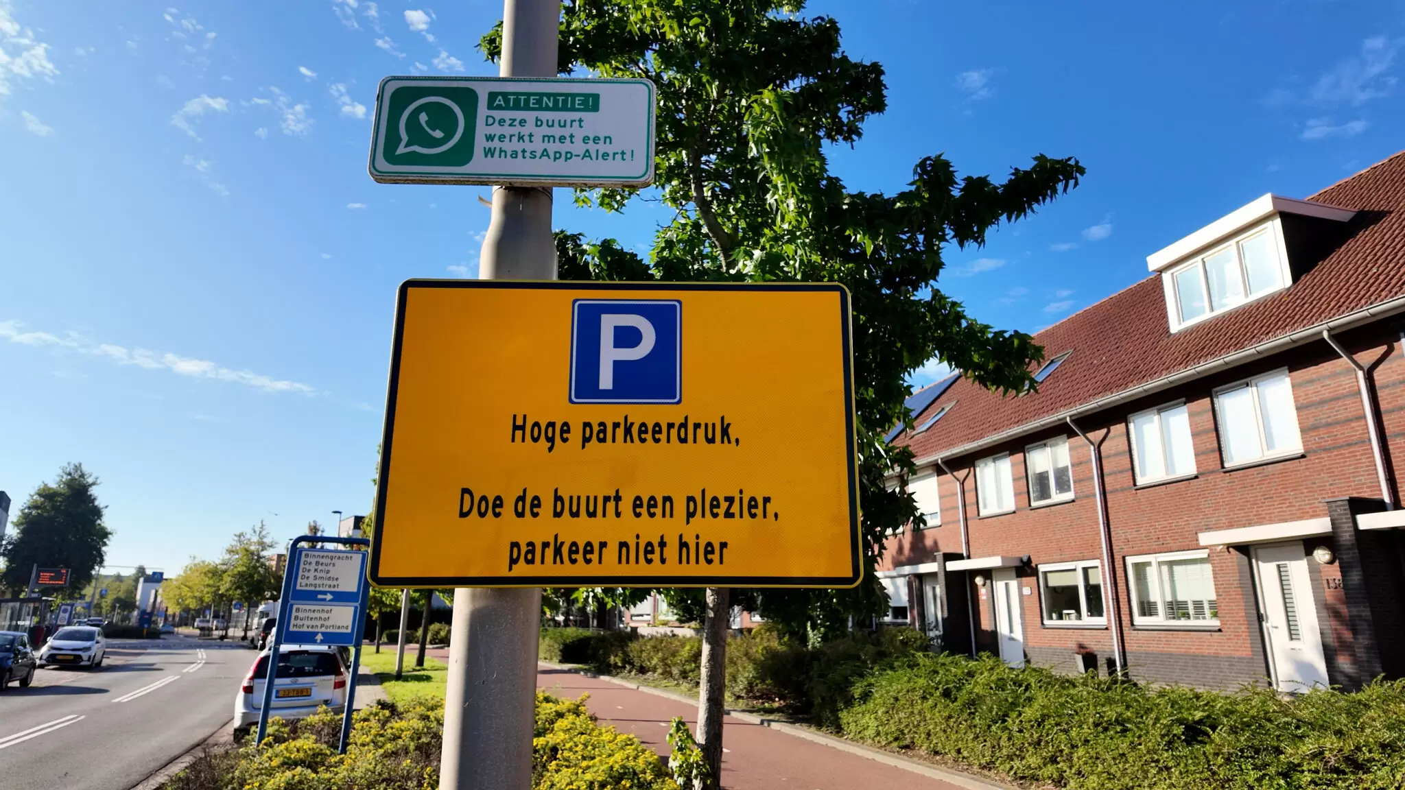 Waarschuwingsborden van buurtbewoners