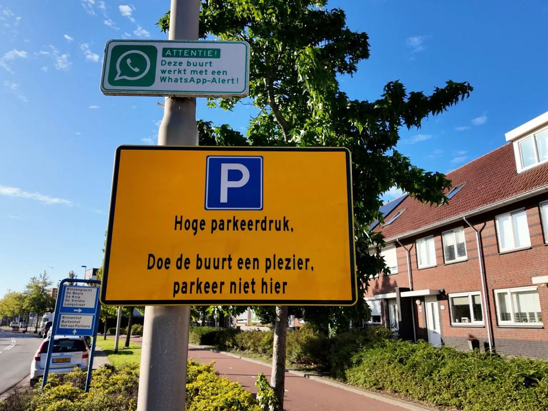 Waarschuwingsborden van buurtbewoners