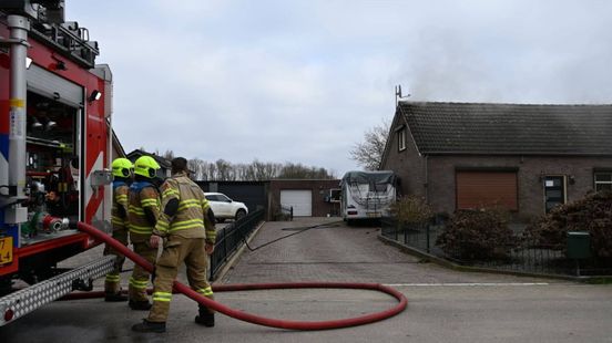 Woning in brand in Spijk