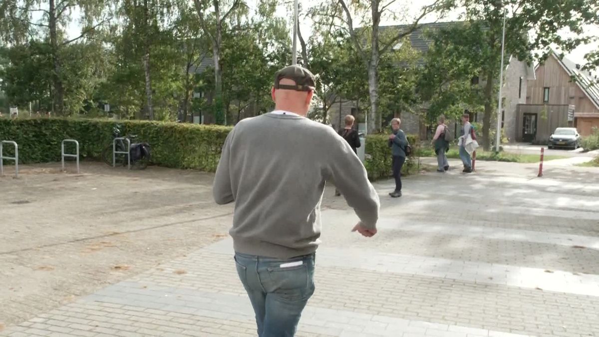 Sallandse Wandelvierdaagse; etappe 2, de dag van Heino.