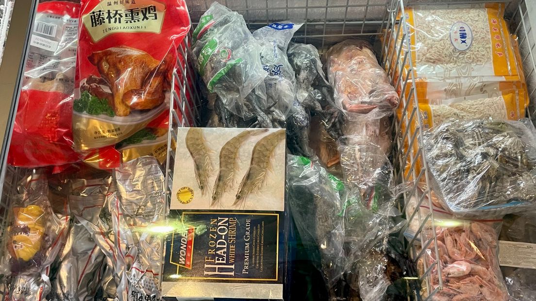De meeste verkochten producten bij de Chinese viszaak zijn handwolkrab en verse vis