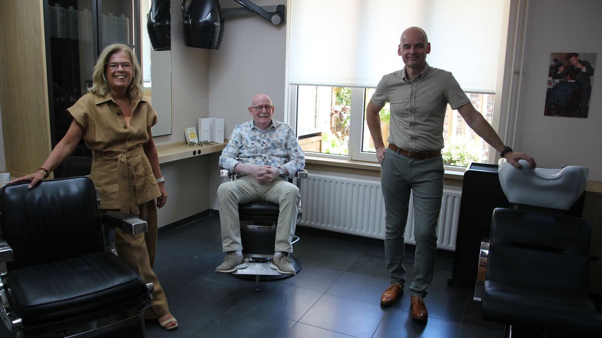 Frans (81) knipt nog altijd in salon die zijn vader begon: Kapper Janssen bestaat 100 jaar
