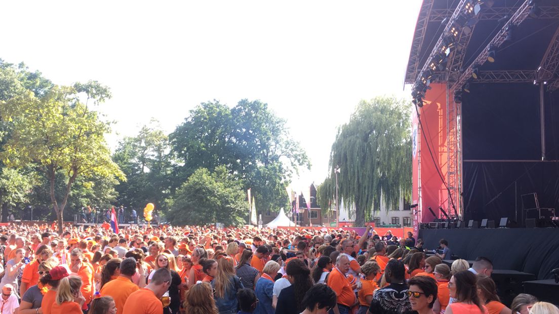 De huldiging van de Oranje-vrouwen in Park Lepelenburg in 2017.