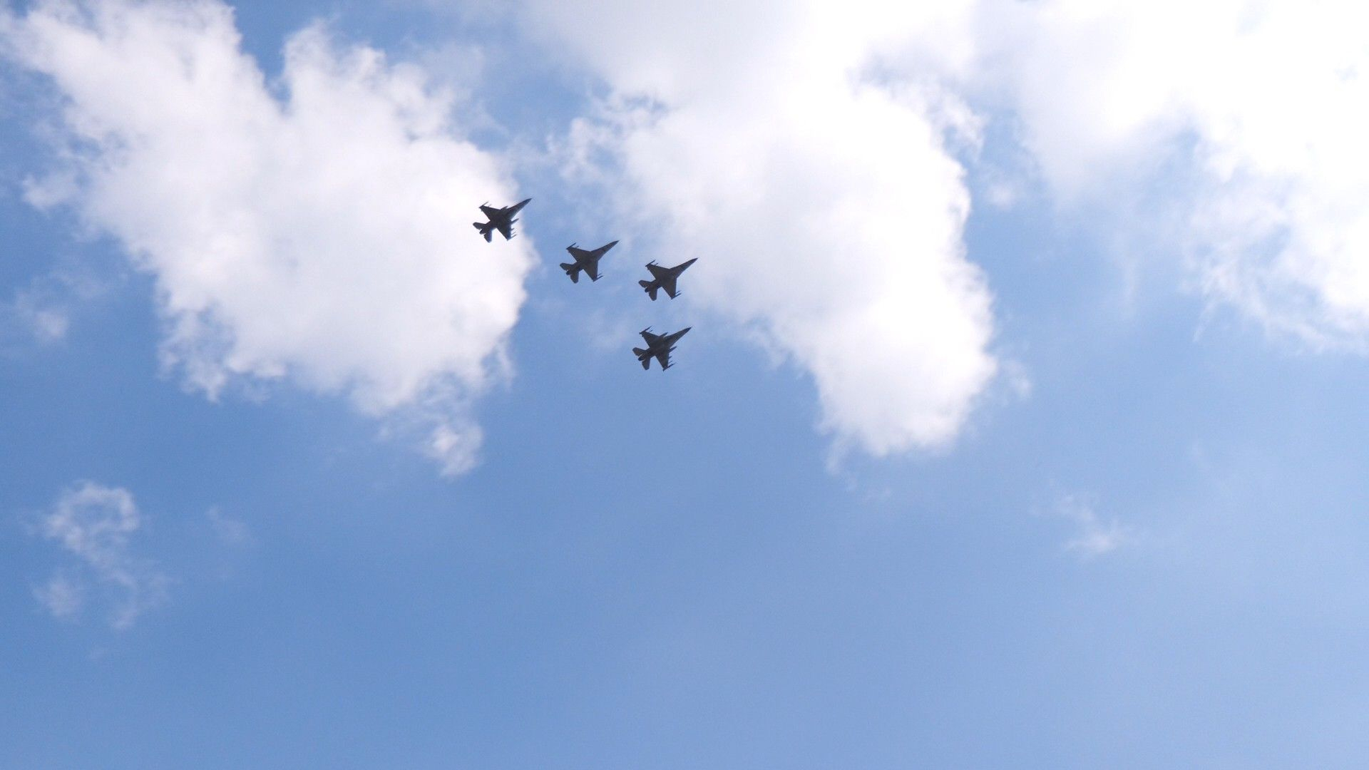 Duitse luchtmacht oefent laag boven grensregio: straaljagers hoorbaar in omgeving Kleve