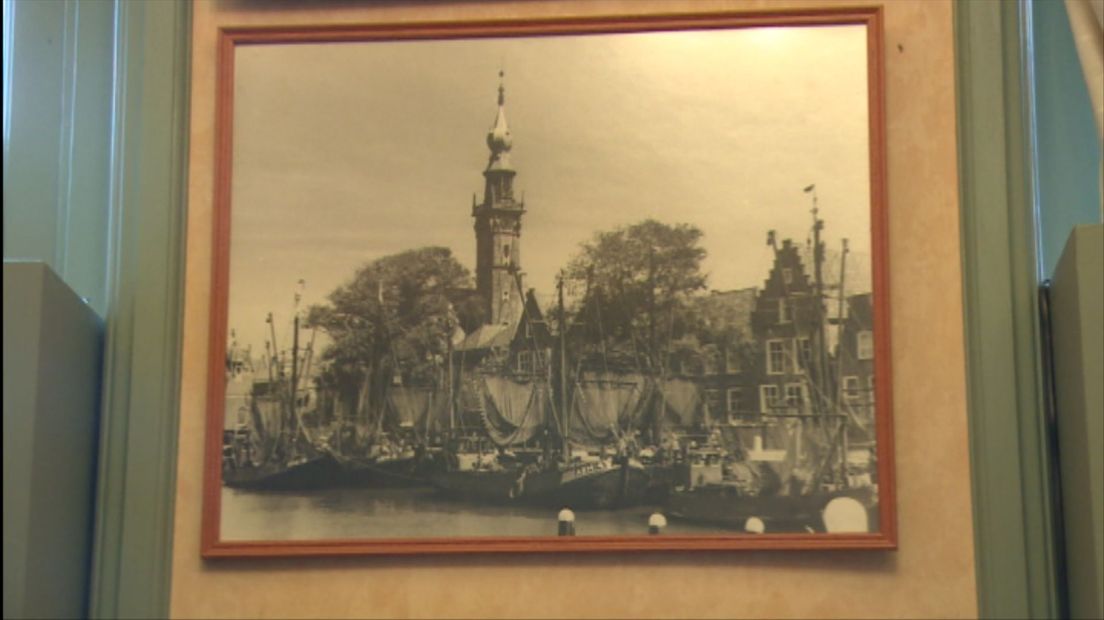 De vissersboten van Arnemuiden en Veere in de haven