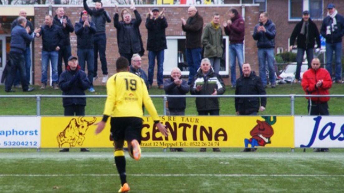 Kaluzi schoot Alcides naar 1-0