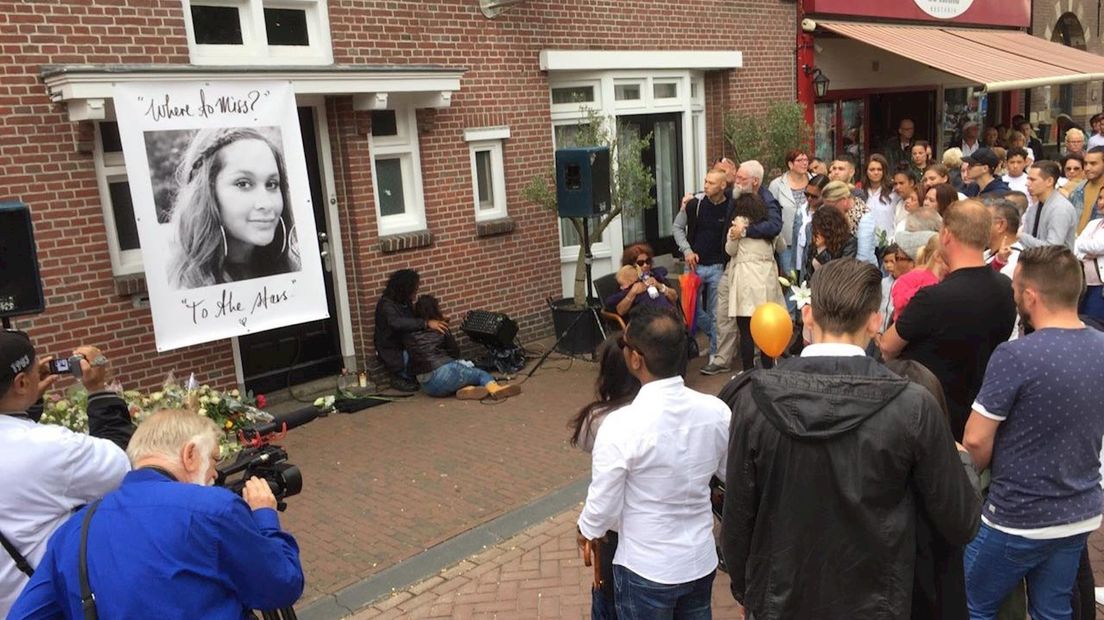 Emoties bij stille tocht voor Talitha van Limbeek