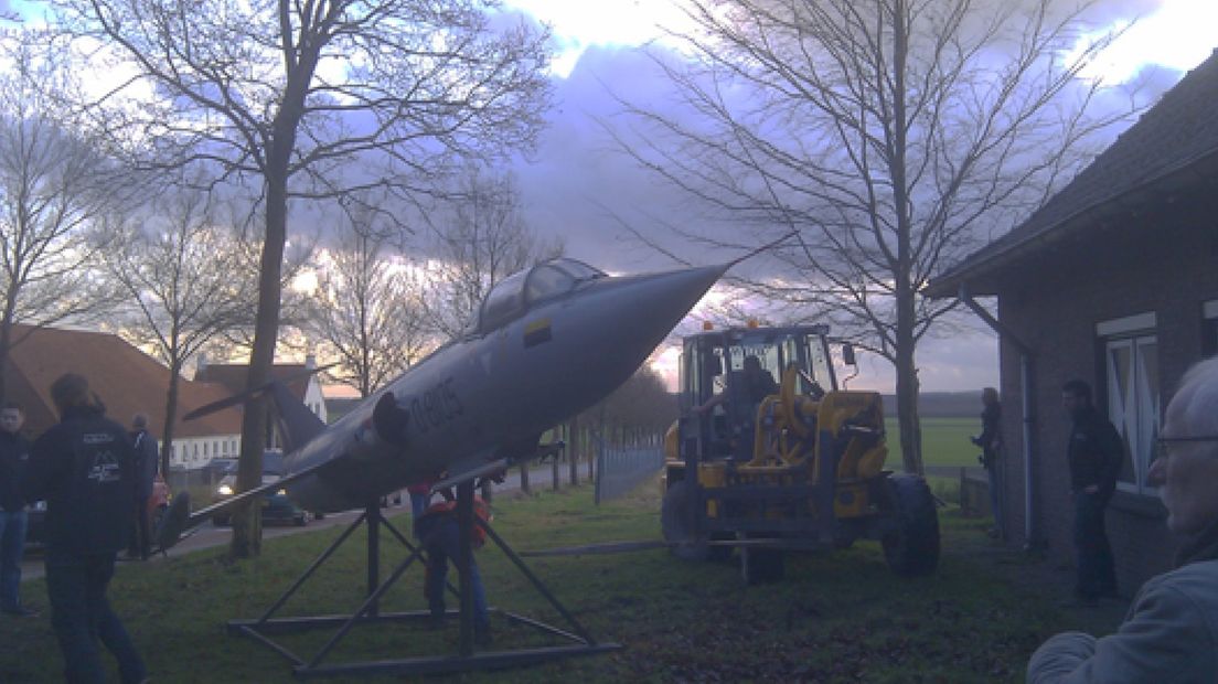 Museum Vliegbasis Deelen heeft het model van een Starfighter straaljager weer terug.