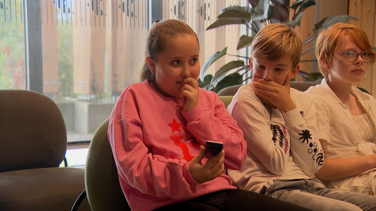 Met trillende handjes 112 bellen: kinderen leren hoe ze moeten handelen in noodsituaties