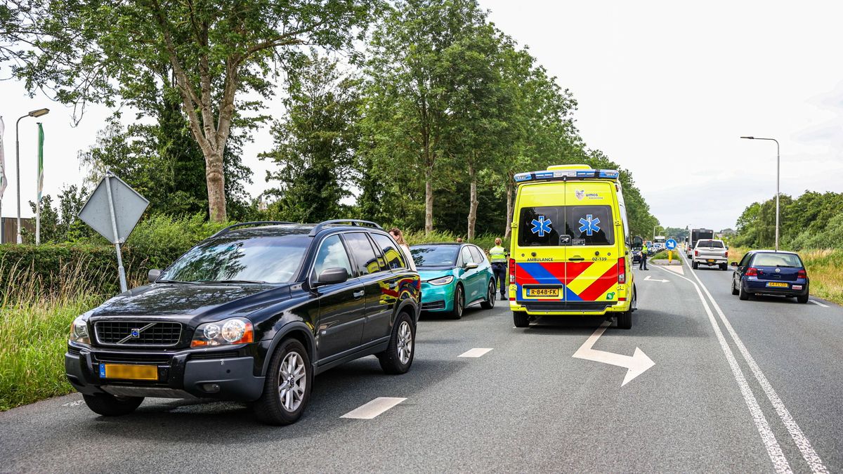 Botsing tussen drie auto's in Lemmer | Meerdere providers melden storing in internet en telefonie