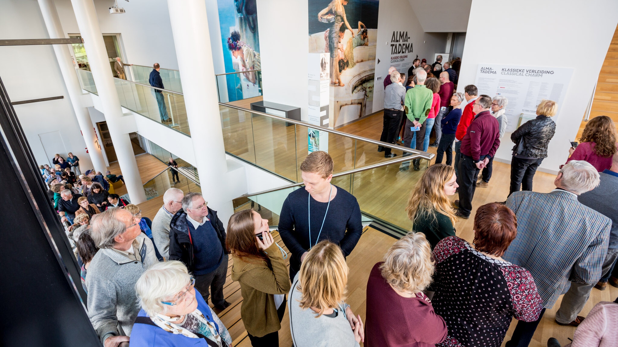 Drukte in het Fries Museum in 2016 met de tentoonstelling Alma-Tadema