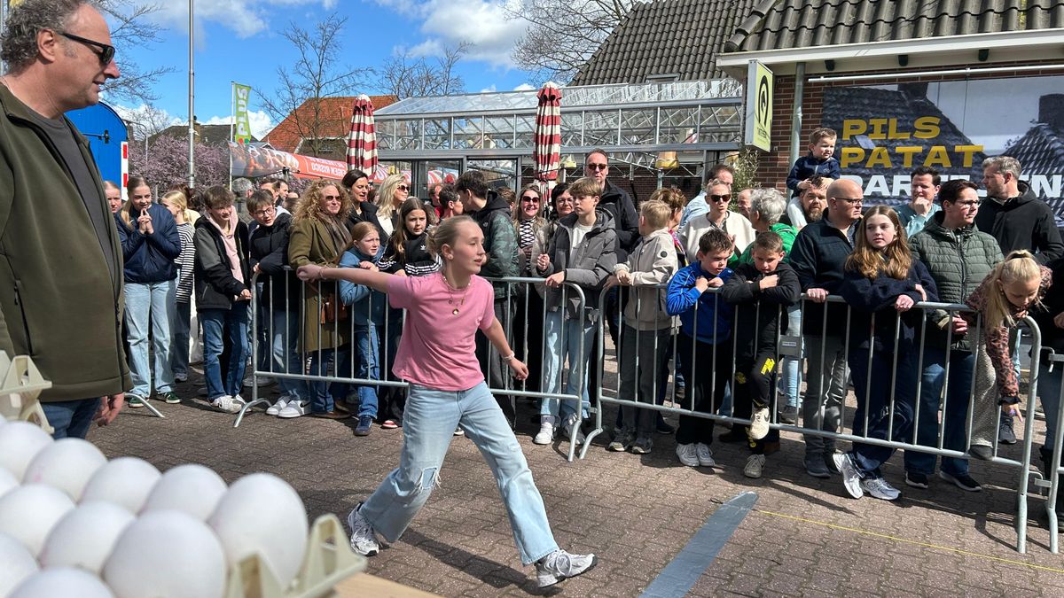 Eiergooien in Nieuwleusen vaste prik tijdens Pasen: 'Dit jaar deelnemersstop'