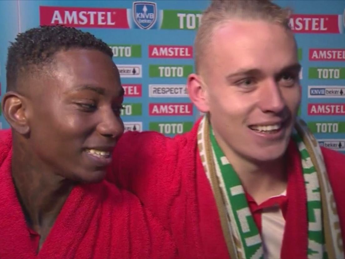 Karsdorp (rechts) met ploeggenoot Elia