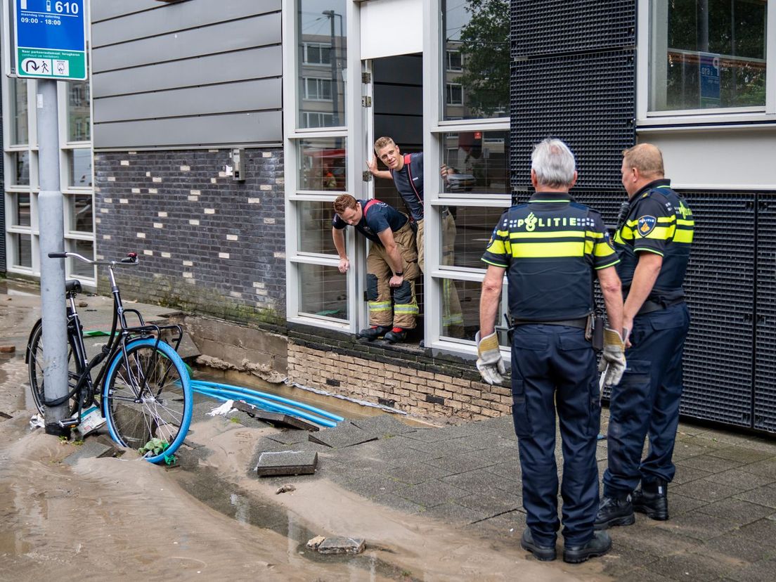 Een sinkhole in de Boezemweg