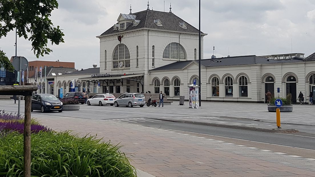 It stasjon fan Ljouwert oan it Stasjonsplein