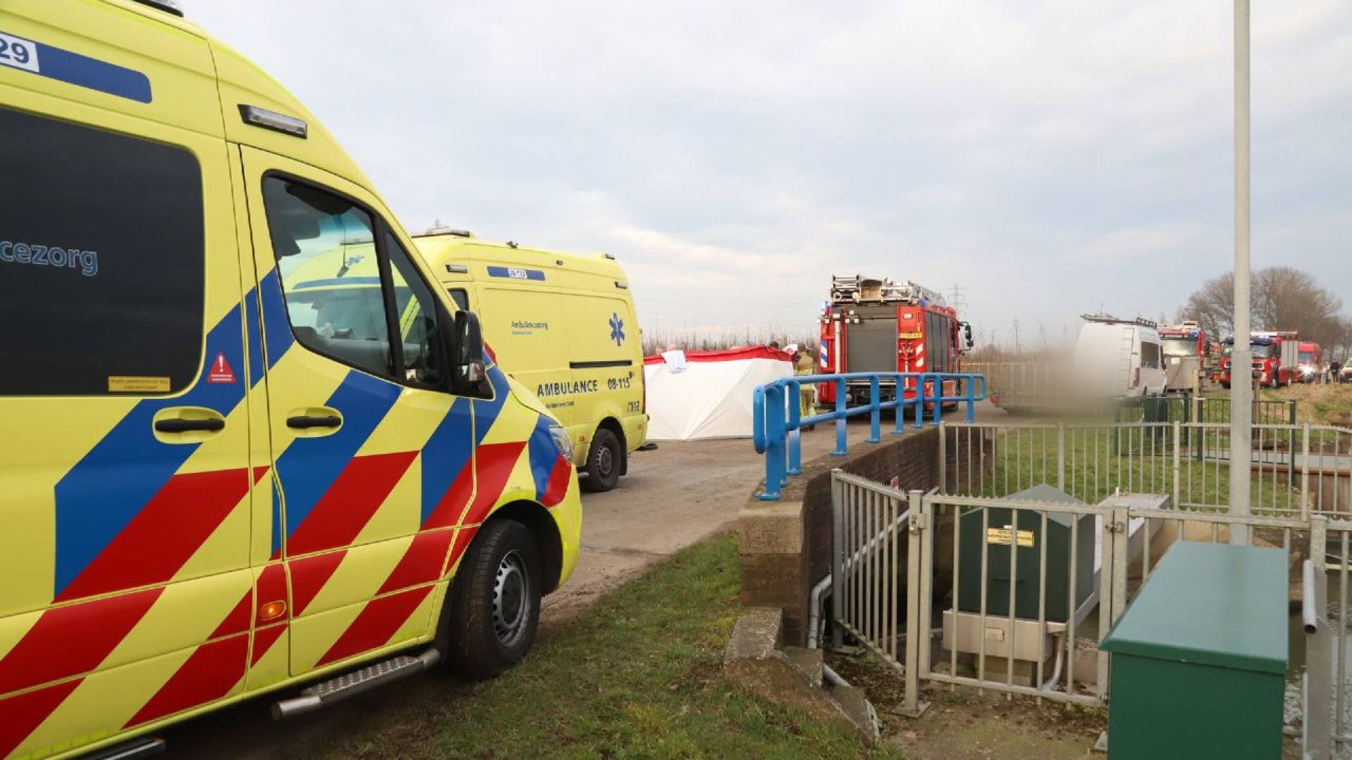 Twee mensen uit rivier gehaald: dode en zwaargewonde