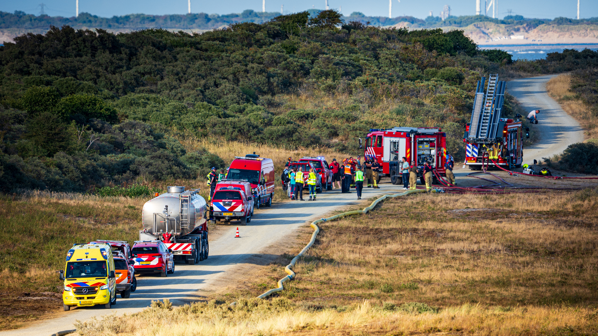 Voor de brand werden veel materieel en mensen ingezet